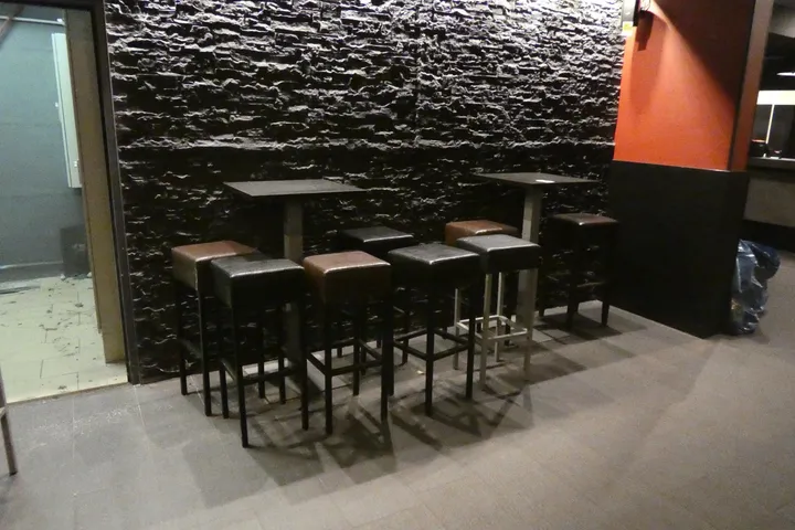 3x Stehtisch mit 9x Hocker Maße in cm ca. 60 x 60
